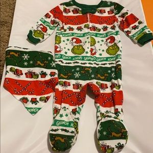 Dr. Seuss - Grinch Pajamas with bib
